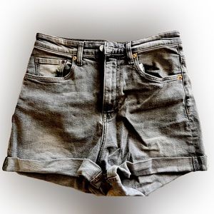 Gray Women’s moms jean shorts size 6 38